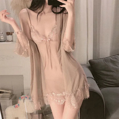 Nadine – Verführerisches Spitzen-Pyjama-Set