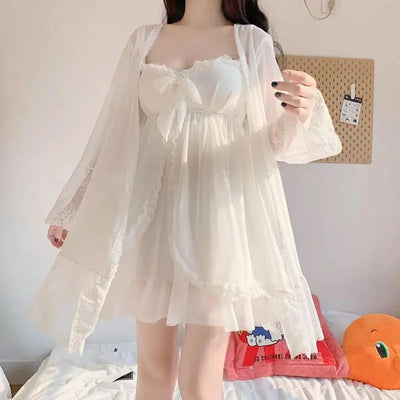 Sophia – Elegantes Weißes Nachtkleid mit Spitze und Schleife
