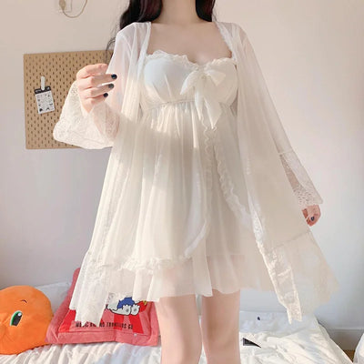 Sophia – Elegantes Weißes Nachtkleid mit Spitze und Schleife