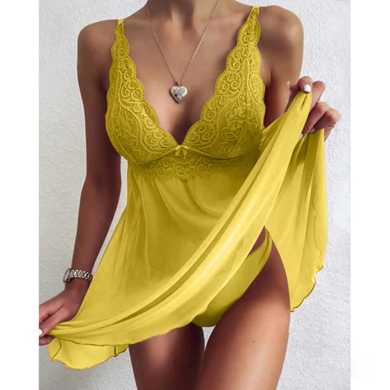 Eva - Verführerische Transparente Chemise mit Spitze und Tiefem V-Ausschnitt