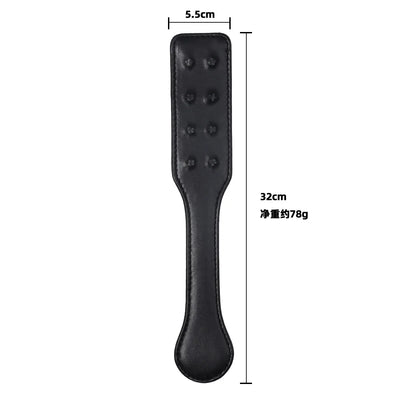 Karl – Elegante Bondage Flogger für prickelnde Abenteuer