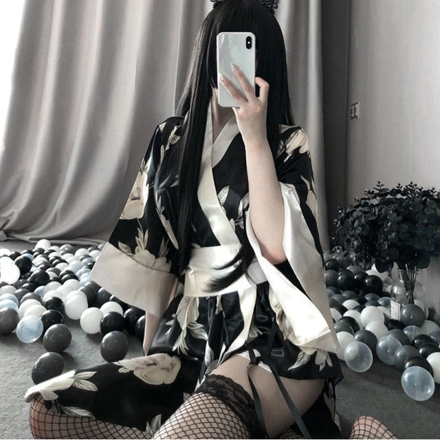 Yanina - Sexy Kimono-Nachthemd